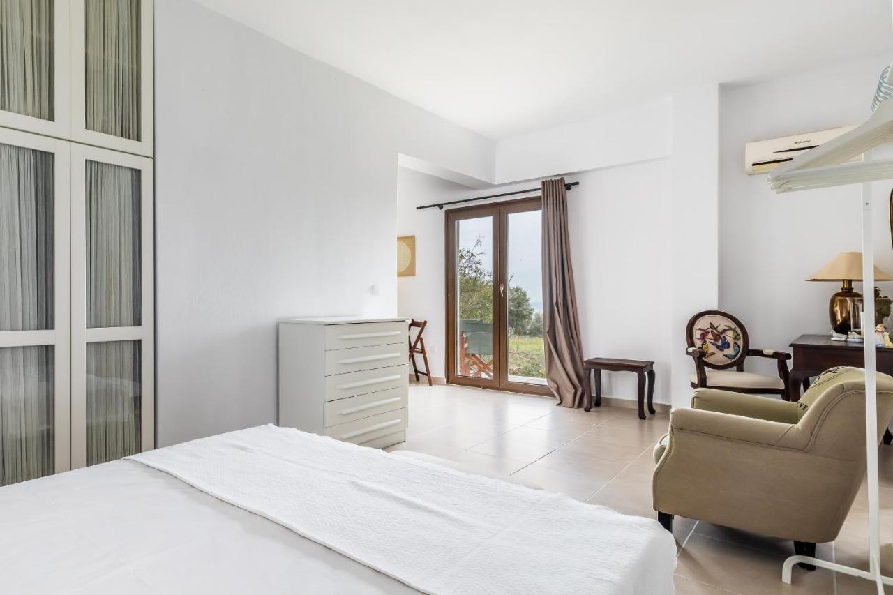 Oikia Guesthouse Stafylos Bagian luar foto